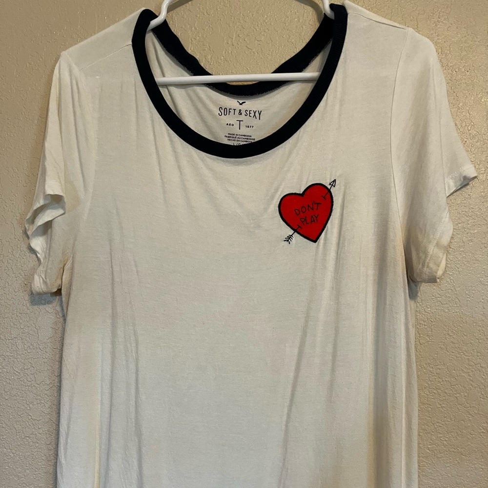 Large American Eagle T-Shirt.